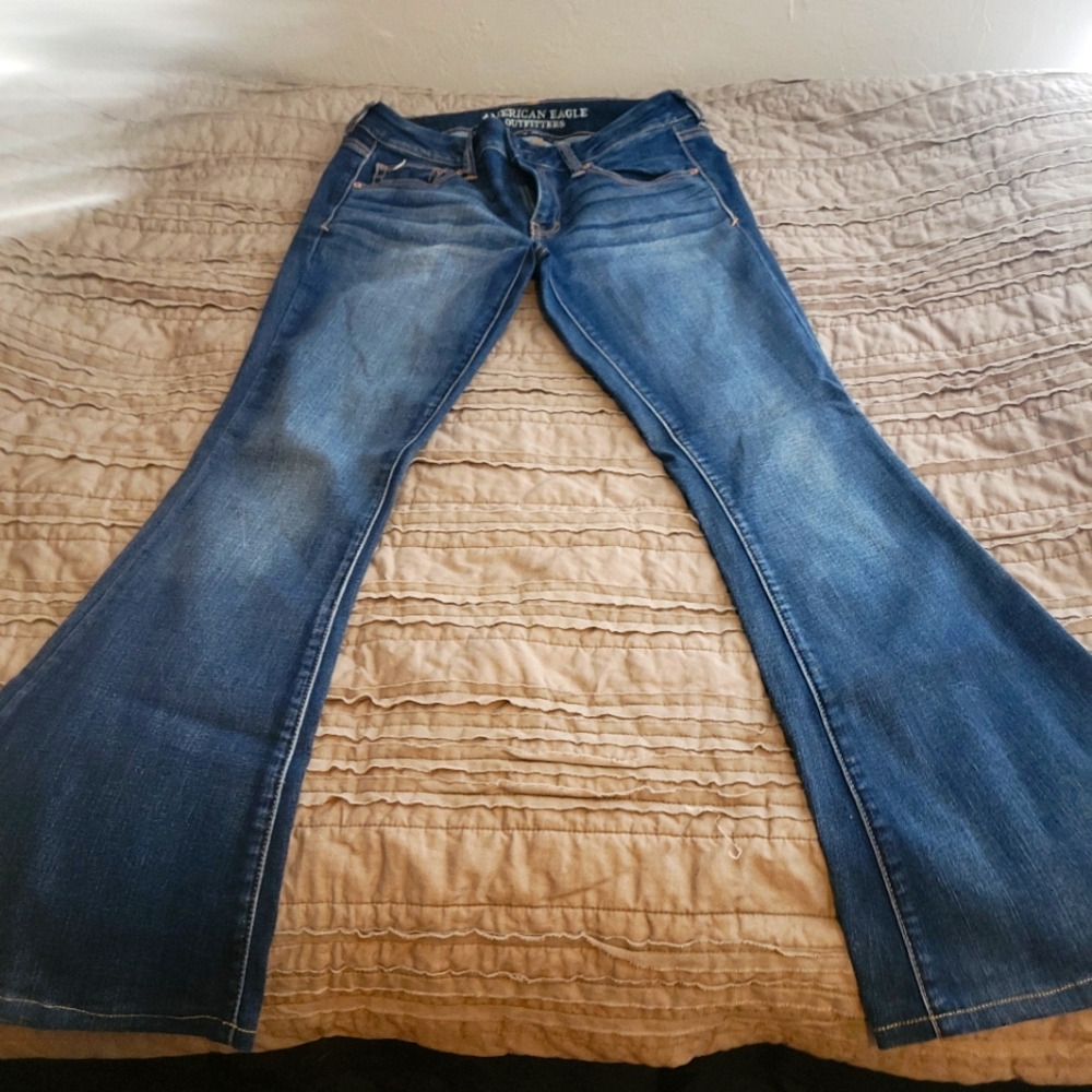 American Eagle Brand Festival Womens Flared Blue Jeans size 8 Regular